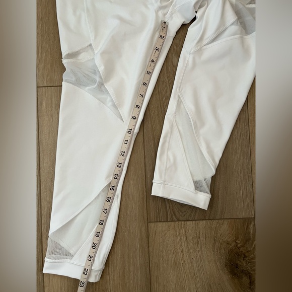 LULULEMON Mesh In Motion Crop 23" EUC - Picture 6 of 12